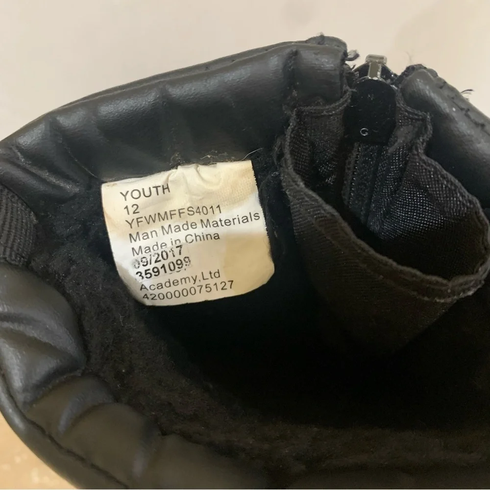 2 FOR $15 Magellan Outdoors Black Snow Boots Size Youth 12 Little Kids